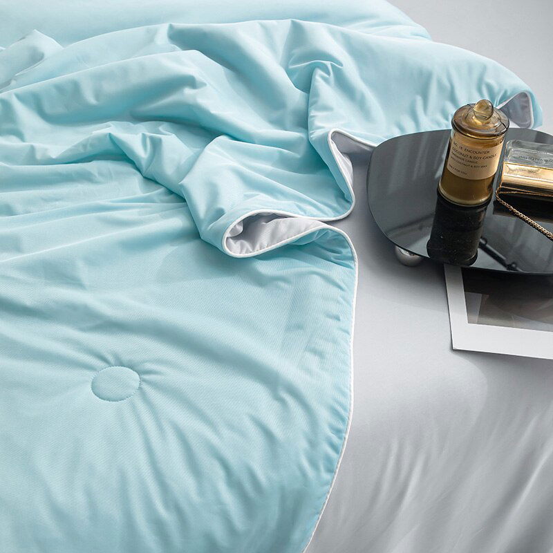 BreezyDream - Lightweight Cooling Blanket - Laven Club