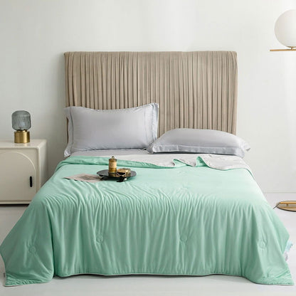 BreezyDream - Lightweight Cooling Blanket - Laven Club